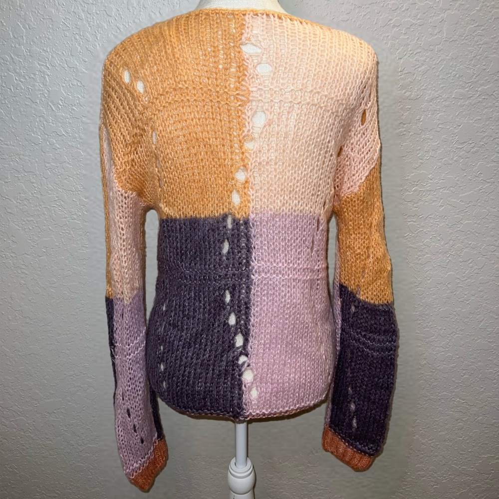 New Distressed Soft Color Block Lightweight Knit Sweater - Women’s Small (3/5)